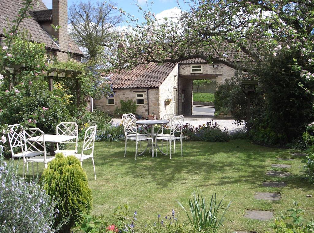 Bramwood Cottages Pickering Room photo